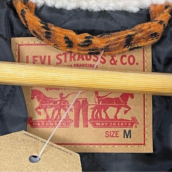 Levi’s Leopard Print Sherpa Tucker Jacket Size Medium Women IRREGULAR - Picture 12 of 15